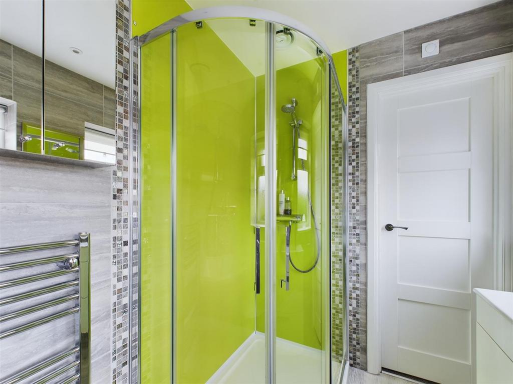 Ensuite 2.jpg