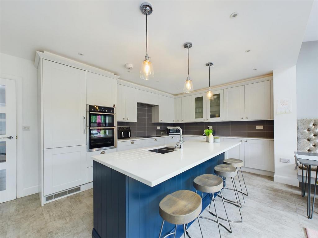 Kitchen 3.jpg