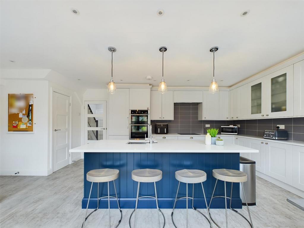 Kitchen 4.jpg