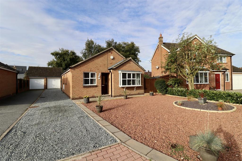 Old Tatham, HolmeOnSpaldingMoor, York 2 bed detached bungalow for