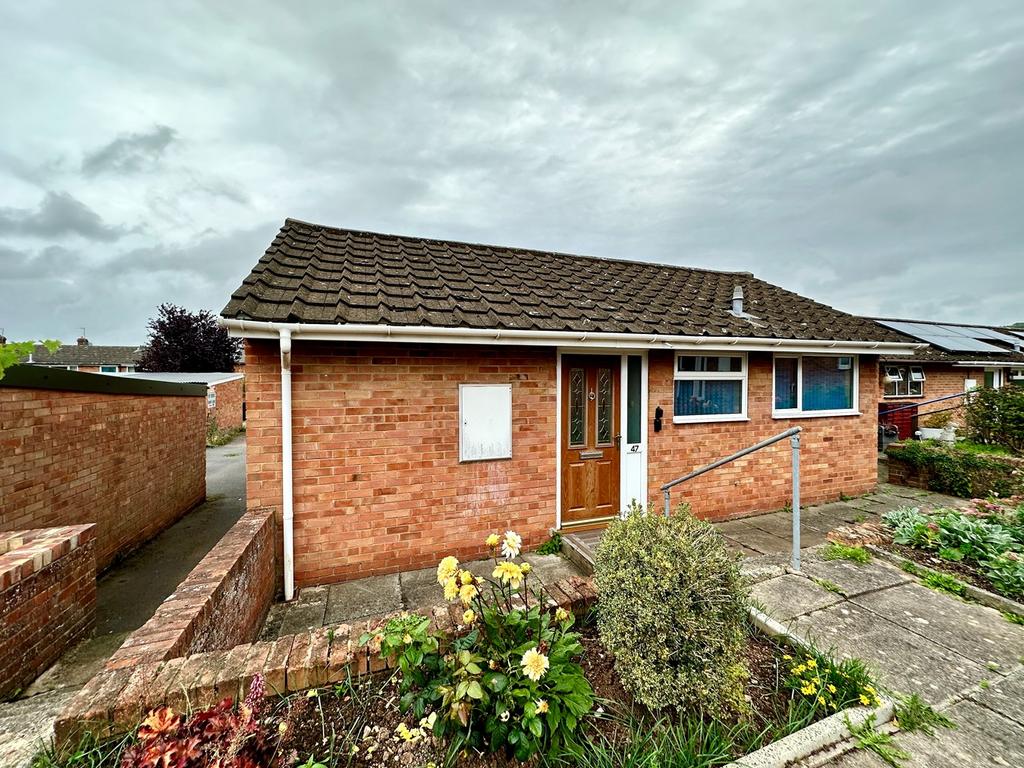 Queens Court, Ledbury, HR8 2 bed bungalow for sale £159,950