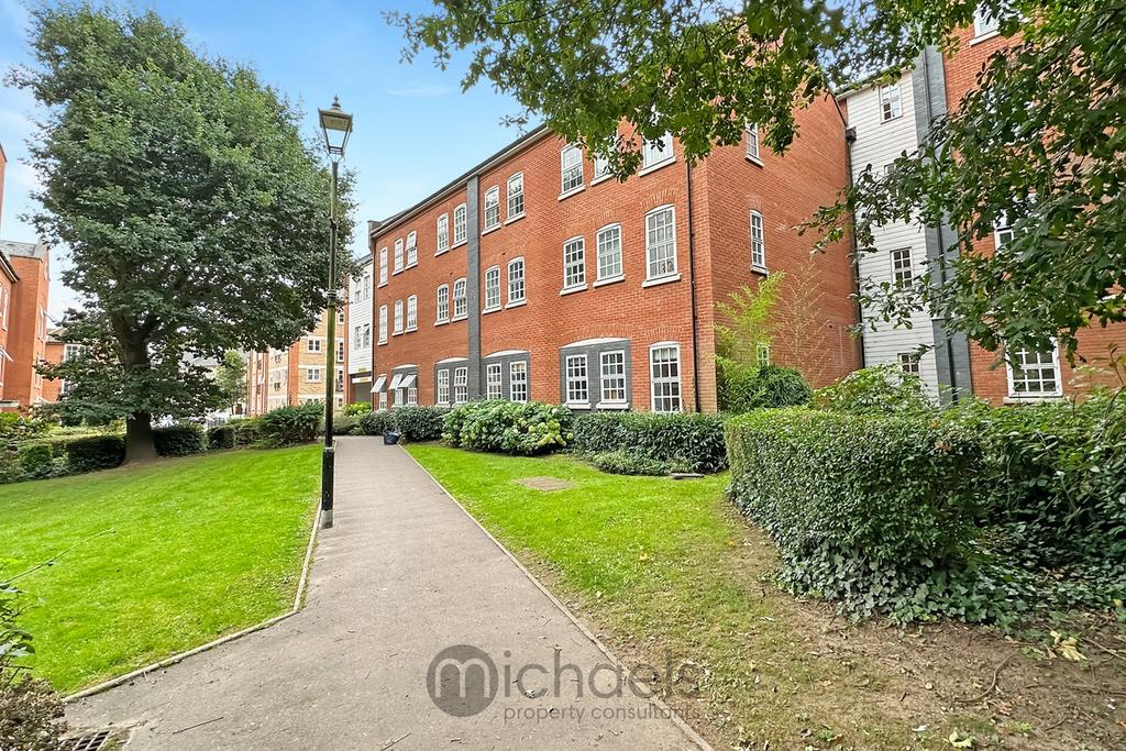 Albany Gardens, Colchester, CO2 1 bed apartment for sale £150,000
