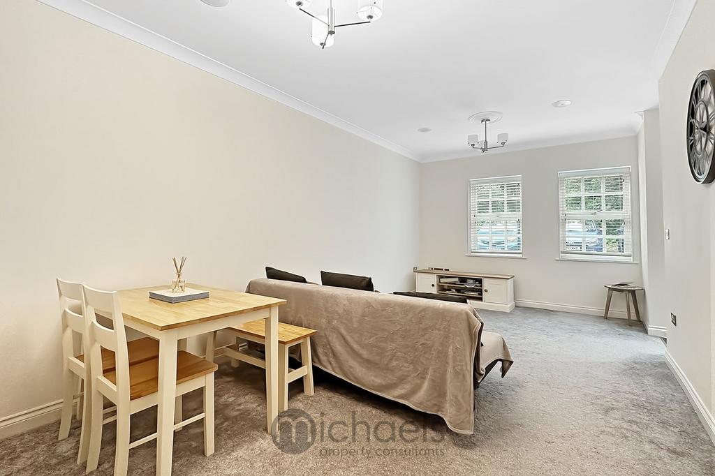 Albany Gardens, Colchester, CO2 1 bed apartment for sale £150,000