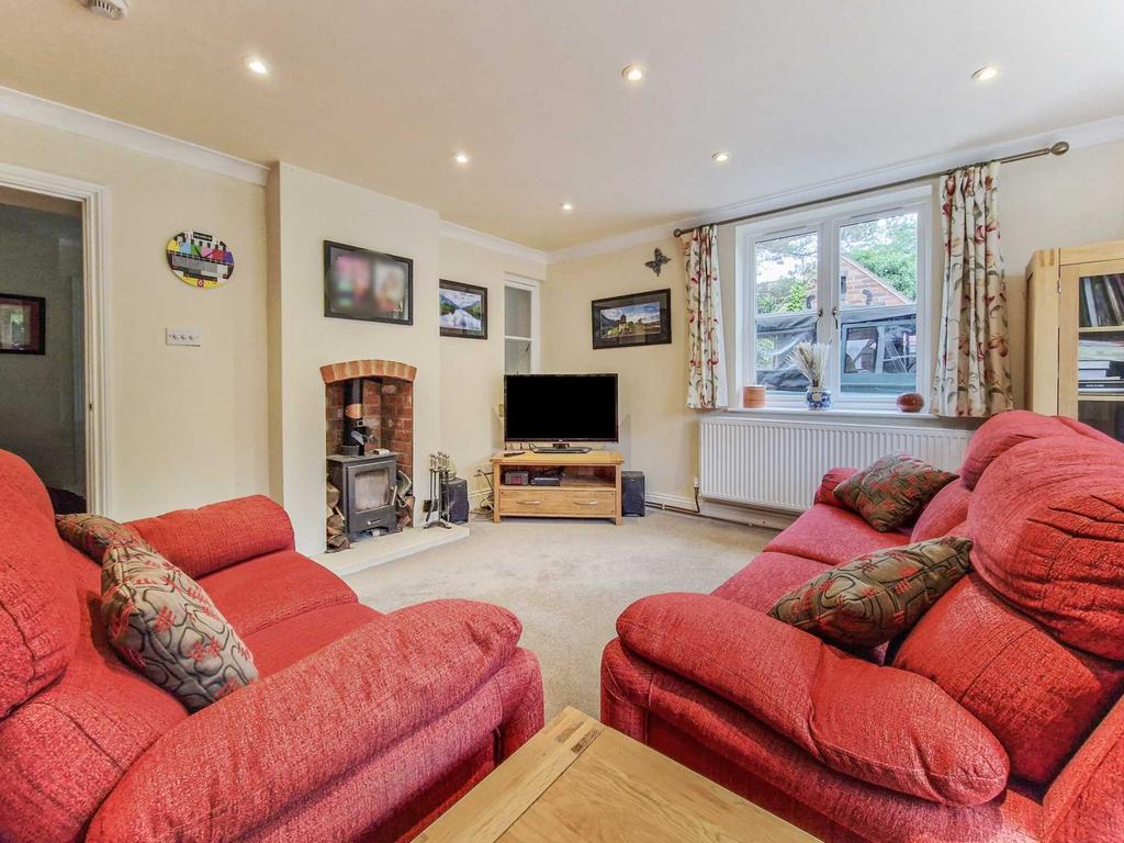 AstonOnCarrant, Tewkesbury, Gloucestershire 3 bed detached house for