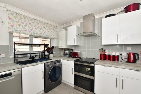 57 Victor Close, Hornchurch, RM12 4XH