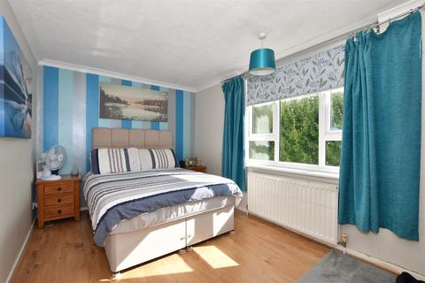 57 Victor Close, Hornchurch, RM12 4XH