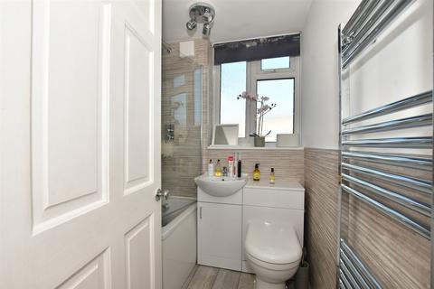 57 Victor Close, Hornchurch, RM12 4XH