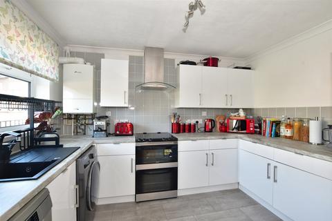 57 Victor Close, Hornchurch, RM12 4XH