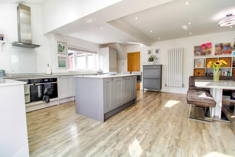 15 Deerhurst, Bristol, BS15 1XH