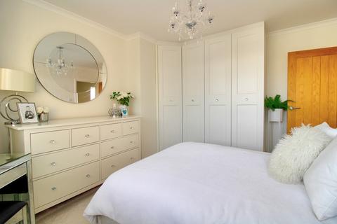15 Deerhurst, Bristol, BS15 1XH