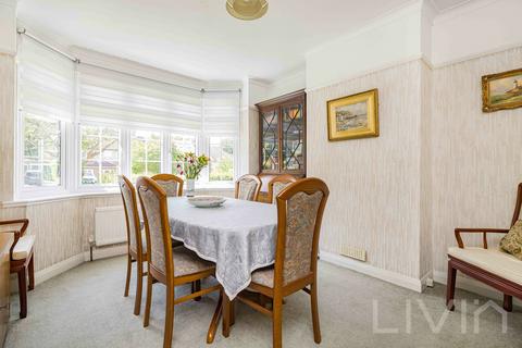 57 Crossways, South Croydon, CR2 8JQ
