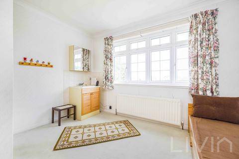 57 Crossways, South Croydon, CR2 8JQ