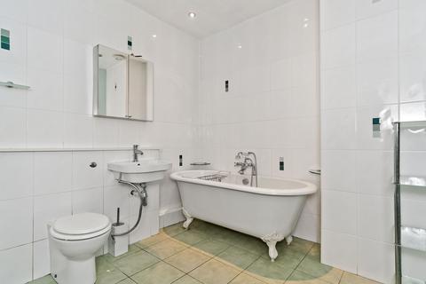 2 bedroom flat for sale, 33/3 Haddington Place, New Town, EH7 4AG
