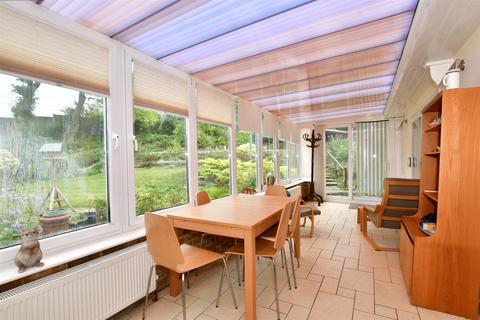 2 bedroom detached bungalow for sale - Burghfield Road, Istead Rise, Kent