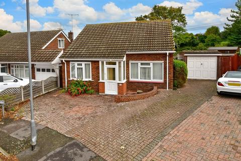 2 bedroom detached bungalow for sale - Burghfield Road, Istead Rise, Kent