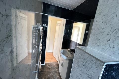 3 bedroom flat to rent, Bruce Street, Stirling Town, Stirling, FK8