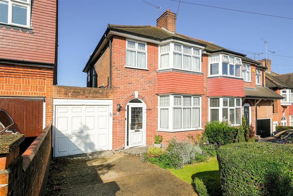 Abbotsford Gardens, Woodford Green 2 bed semidetached house for sale