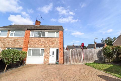 3 bedroom semi-detached house for sale - Pine Grove, Fleet GU52