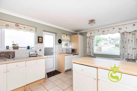 4 bedroom property for sale, Springfield Crescent, Poole BH14