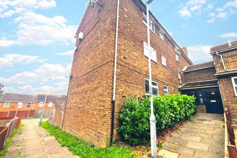 2 bedroom apartment to rent - Wexham Close, Luton LU3