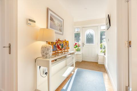 2 Admiralty Walk, Whitstable, CT5 4ET