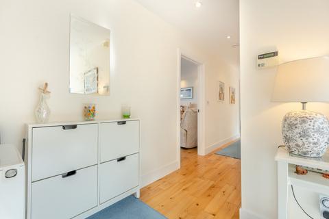 2 Admiralty Walk, Whitstable, CT5 4ET