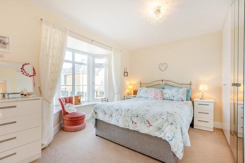 2 Admiralty Walk, Whitstable, CT5 4ET
