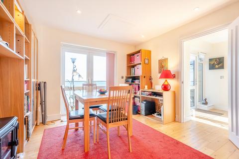 2 Admiralty Walk, Whitstable, CT5 4ET