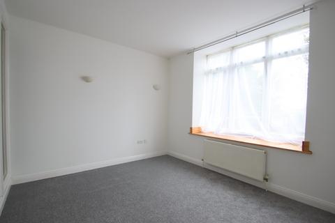 1 bedroom flat to rent, Royal Crescent, BS23