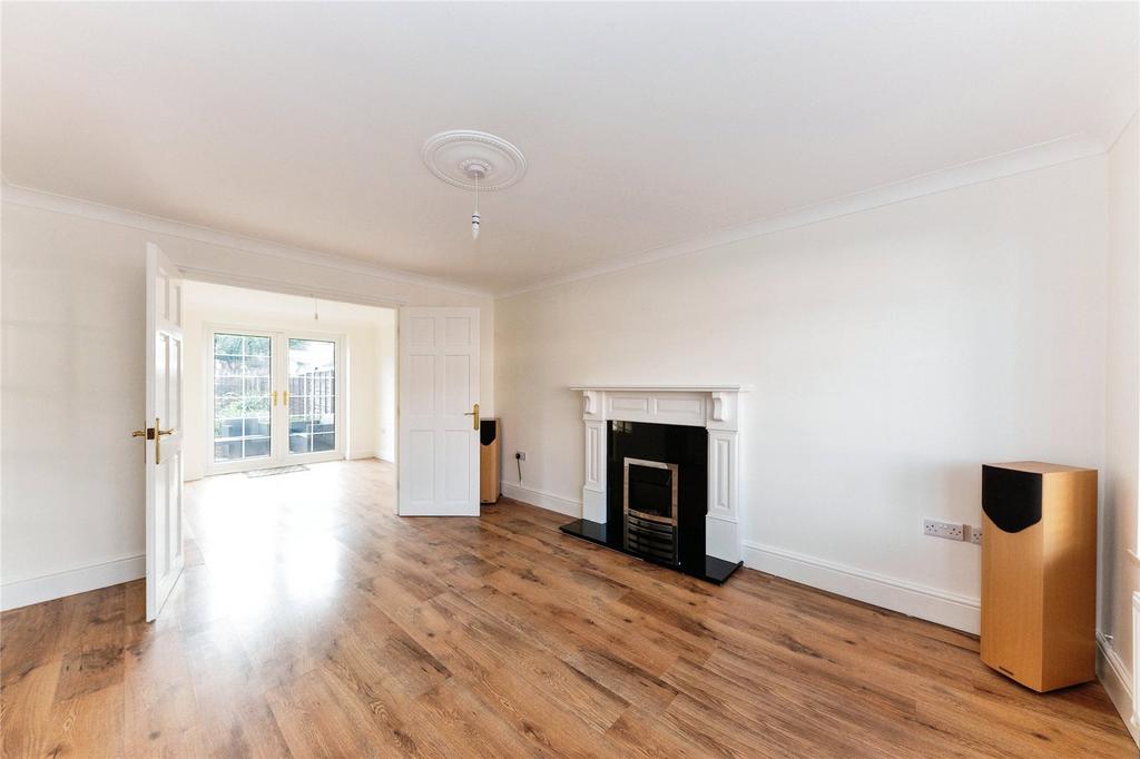 Church View, Grimsby, Lincolnshire, DN34 3 bed semidetached house £