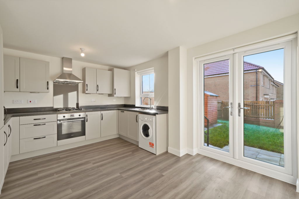 Chidswell Lane, Dewsbury, WF12 3 bed terraced house £1,100 pcm (£254 pw)