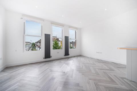 14 Muirkirk Road, London, SE6 1BE