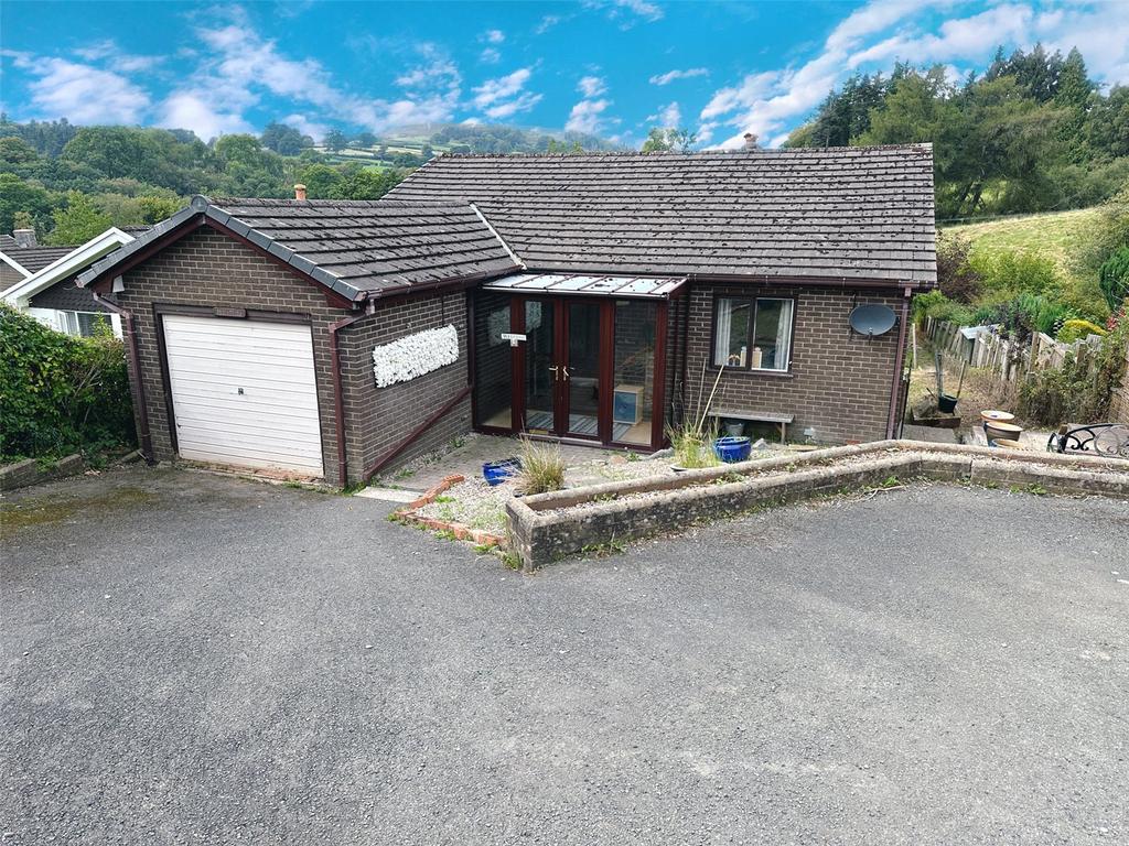Maesmawr, Rhayader, Powys, LD6 4 bed detached house for sale £280,000