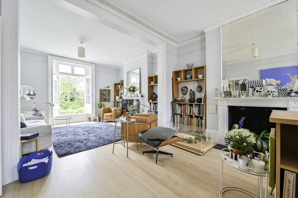 Camberwell New Road, Oval, London, SE5 4 bed semidetached house for