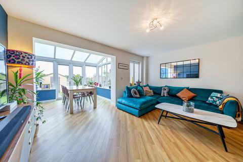 17 Sime Close, Guildford, GU3 3ED