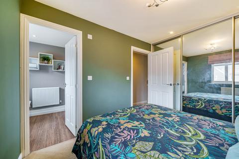 17 Sime Close, Guildford, GU3 3ED