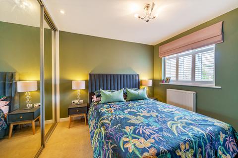17 Sime Close, Guildford, GU3 3ED