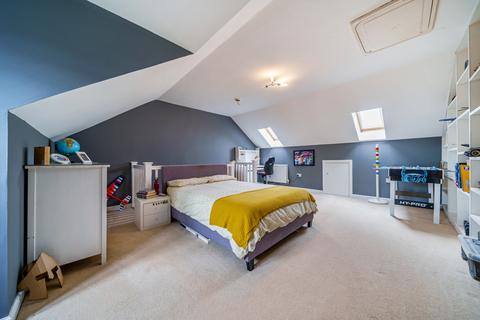 17 Sime Close, Guildford, GU3 3ED