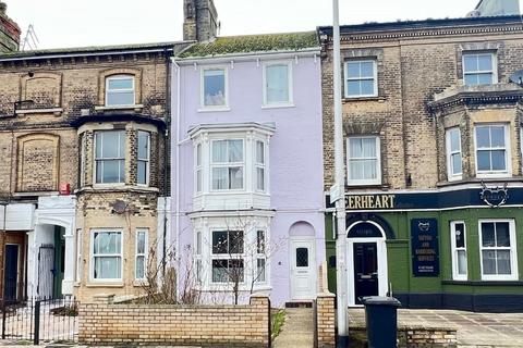 6 bedroom terraced house for sale - 47 London Road South, Lowestoft, Suffolk, NR33 0AS