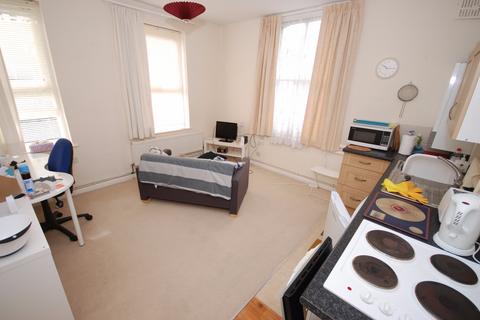 1 bedroom flat to rent, Lillington Avenue