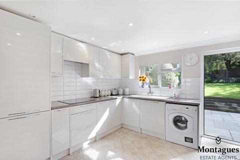 73 Coronation Hill, Epping, CM16 5DU