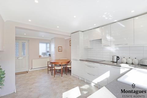 73 Coronation Hill, Epping, CM16 5DU