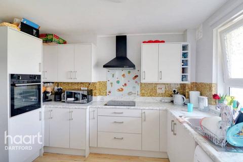 10 Fountain Walk, Northfleet, Gravesend, DA11 9JY