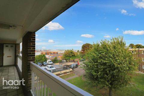 10 Fountain Walk, Northfleet, Gravesend, DA11 9JY