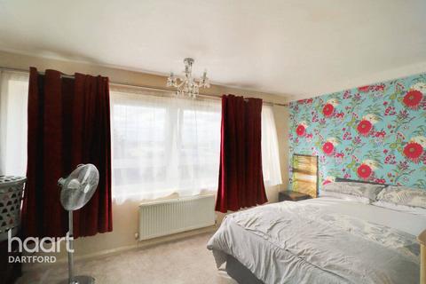 10 Fountain Walk, Northfleet, Gravesend, DA11 9JY