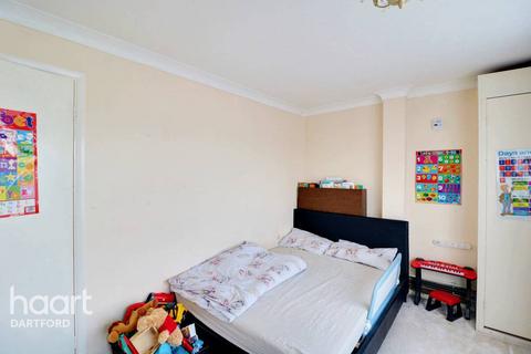 10 Fountain Walk, Northfleet, Gravesend, DA11 9JY