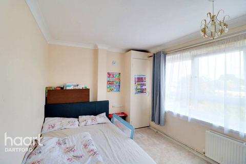 10 Fountain Walk, Northfleet, Gravesend, DA11 9JY