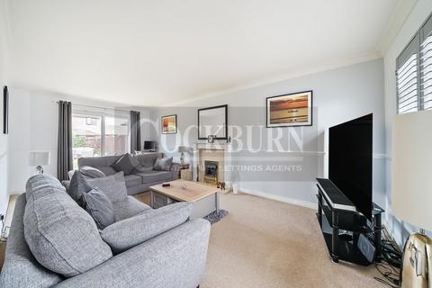 1 Bowmead, London, SE9 3NL