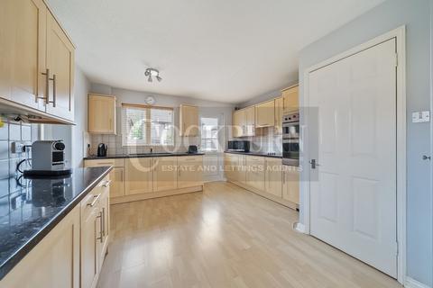 1 Bowmead, London, SE9 3NL
