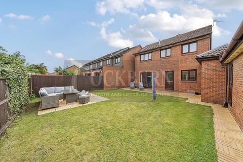 1 Bowmead, London, SE9 3NL